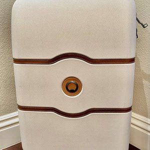 DELSEY Paris Chatelet | Checked-Medium 24 Inch, with Brake | Angora